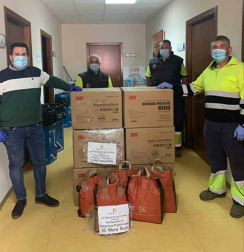 El Ayuntamiento de Pe�arroya-Pueblonuevo reparte mascarillas