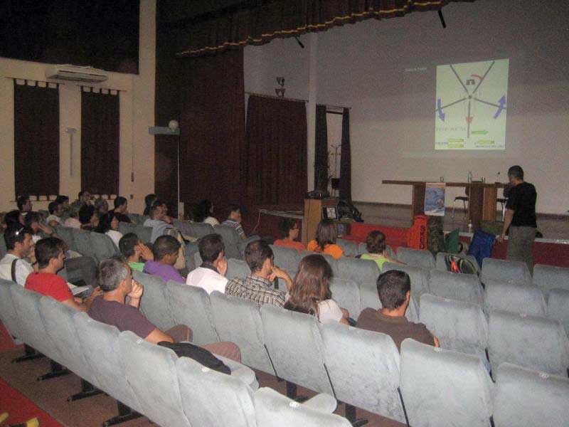 Se renovar�n las butacas del Centro Polivalente, foto  http://jpsa8000metros.blogspot.com