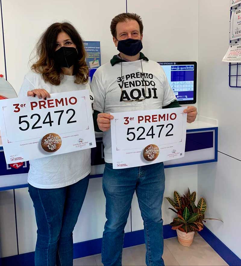 Propietarios administraci�n muestran el premio