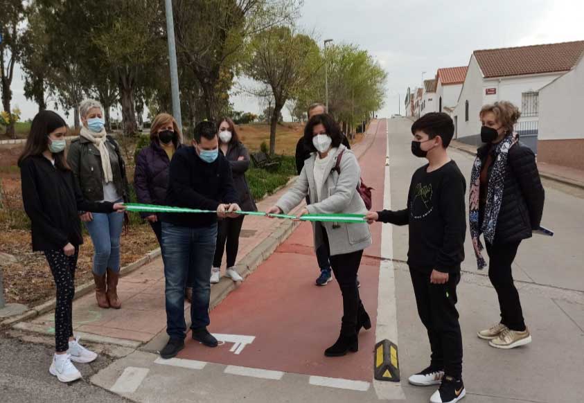 Pearroya Pueblonuevo cuenta con un carril bici