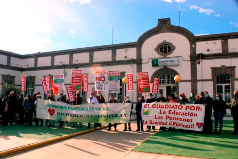 Manifestacin en Centro de Salud de Pearroya