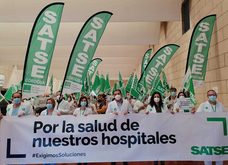 Enfermeras y fisioterapeutas protestan