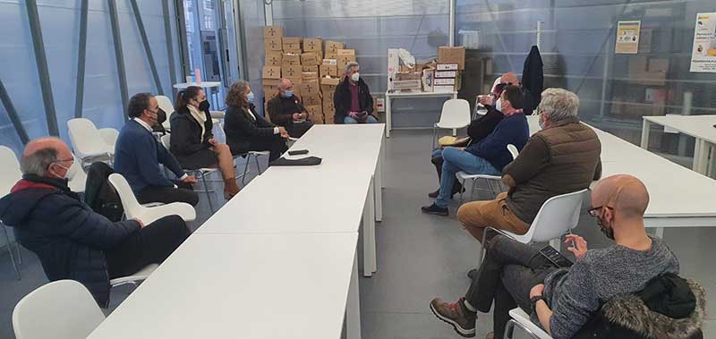 `Rostros, rastros, restos`