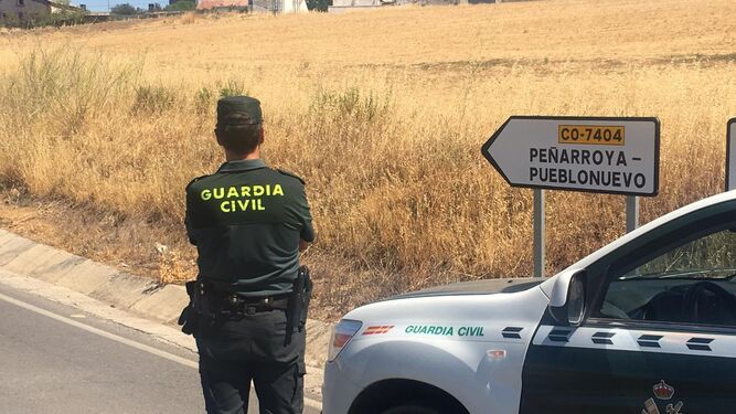 Un agente de la Guardia Civil del puesto de Pearroya-Pueblonuevo.