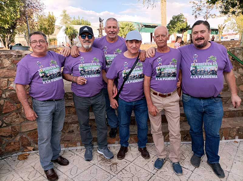 Amigos supervivientes a la pandemia