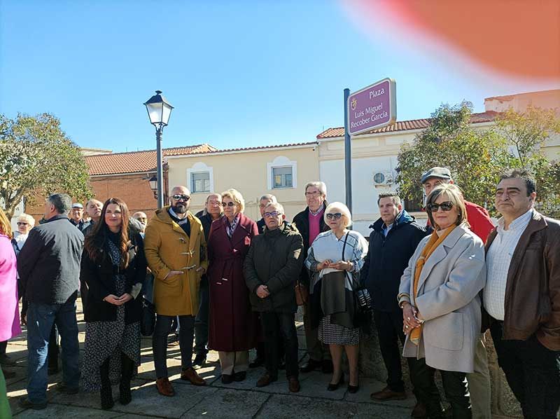 Homenaje a Luis Miguel Recober, compaeros