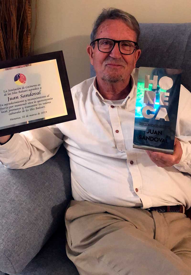 Reconocimiento a Juan Sandoval