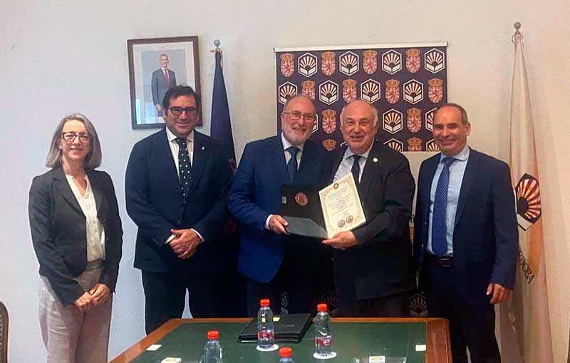 Reconocimiento al Profesor Jos Mara Fernndez Rodrguez