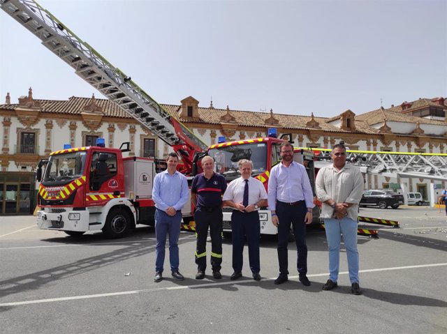 Parques de Bomberos contarán con vehículos escalera
