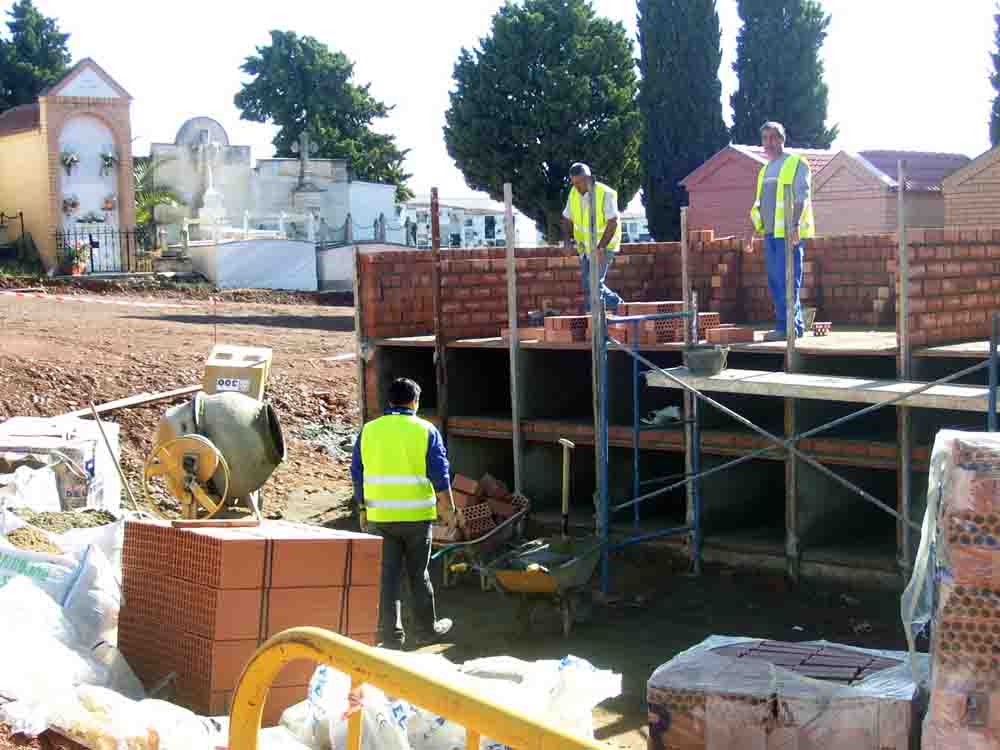 Construcci�n de  nichos y losas de cimentaci�n