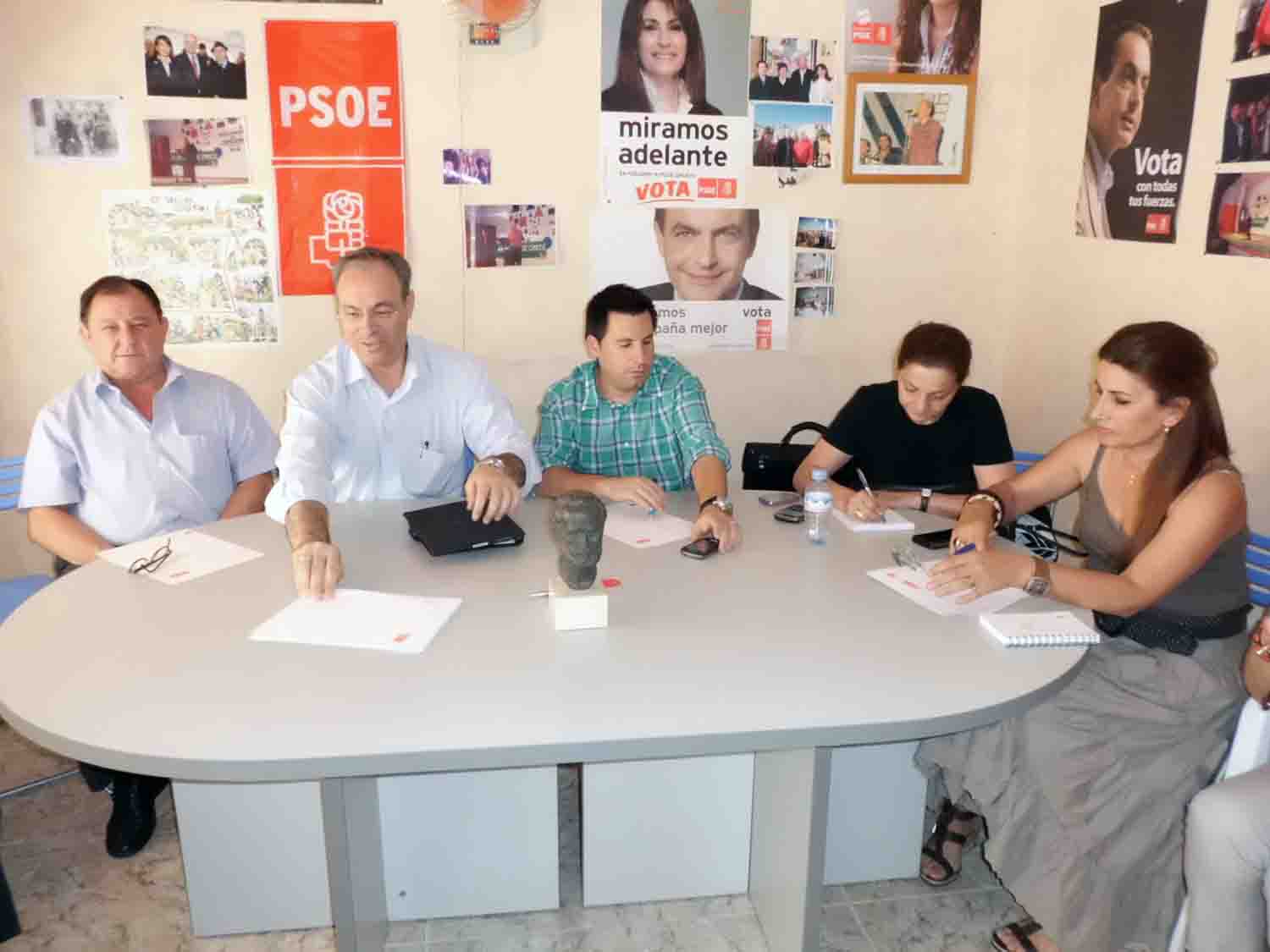 El Secretario Provincial del PSOE, Juana Pablo Durn visita Pearroya