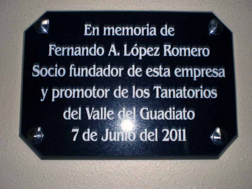 Placa en memoria de Fernando Lpez