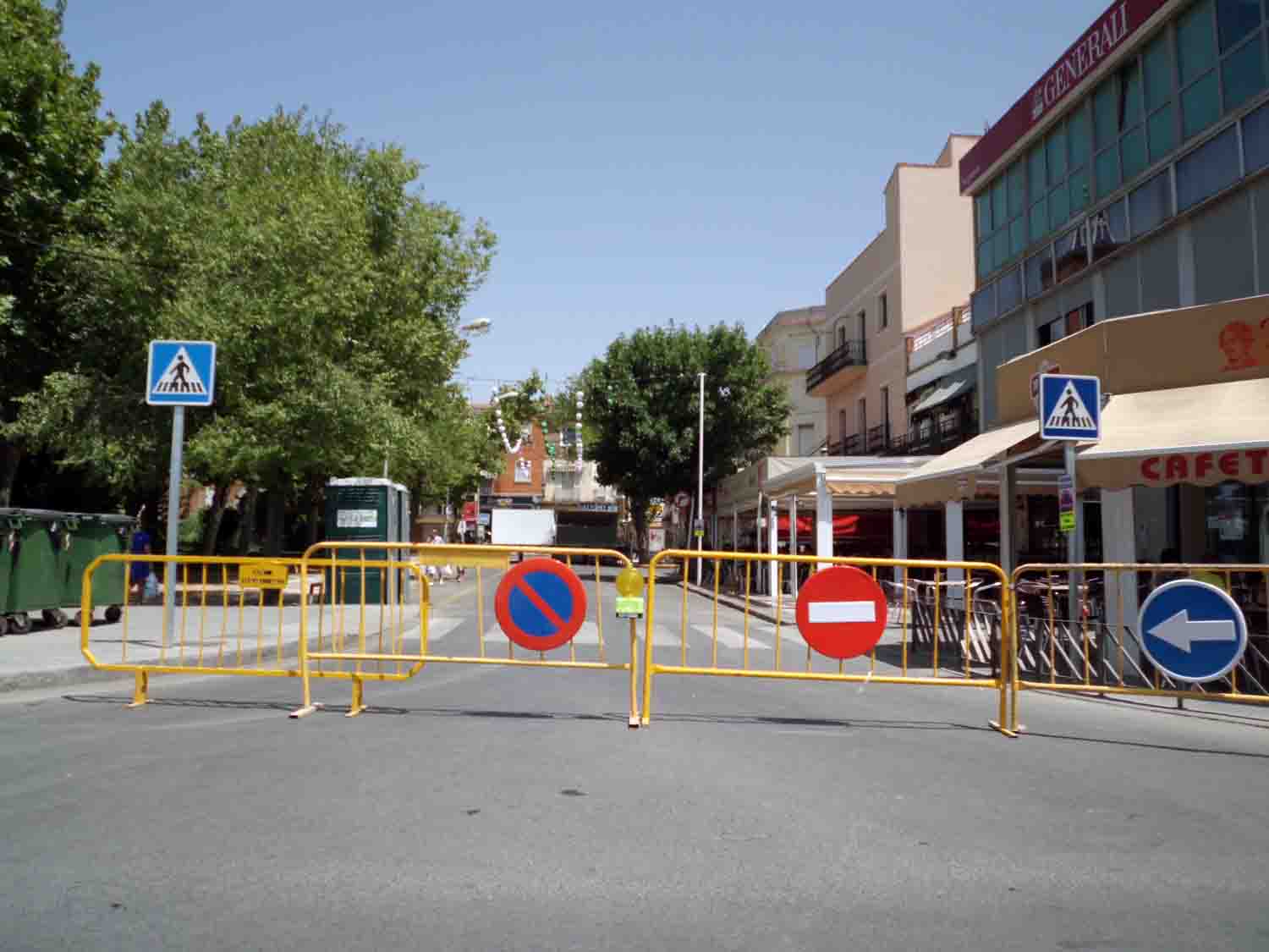 El consistorio cierra al tr�fico la Plaza Santa B�rbara 