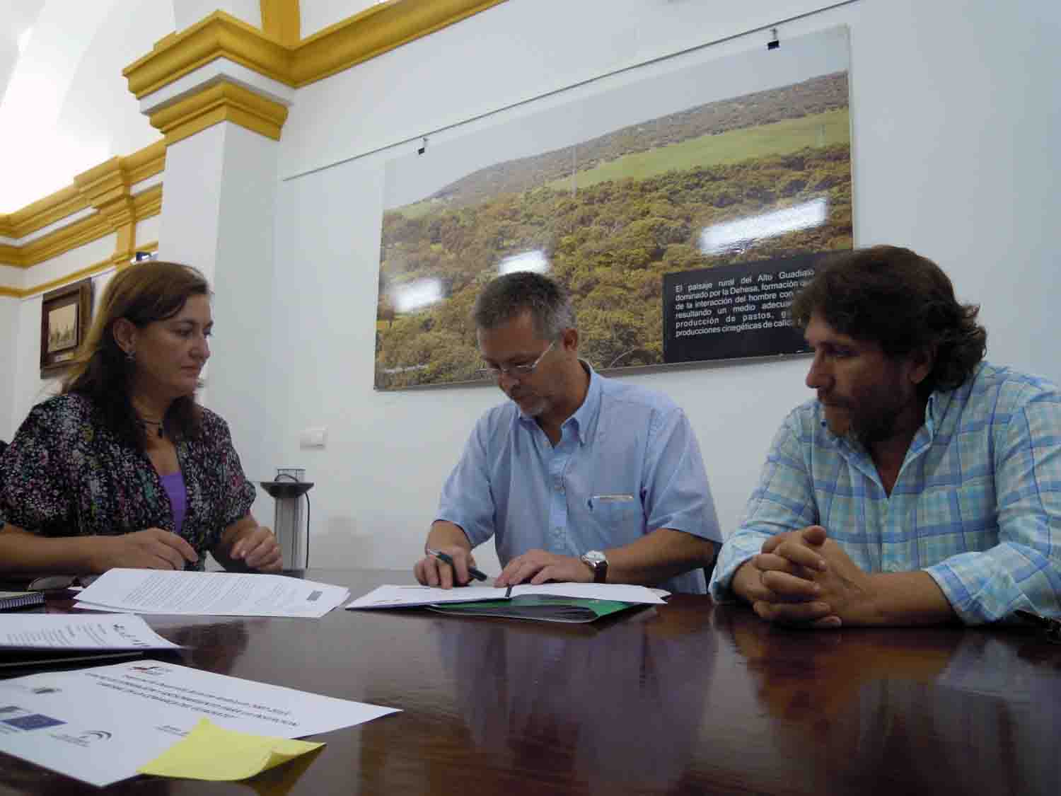 Firma de contratos del 13 de septiembre en el GDR