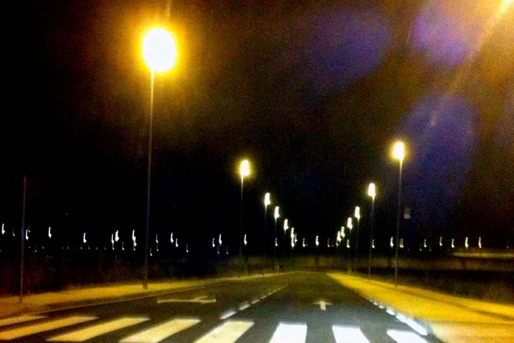 Iluminan la tercera fase del parque empresarial de El Antol�n