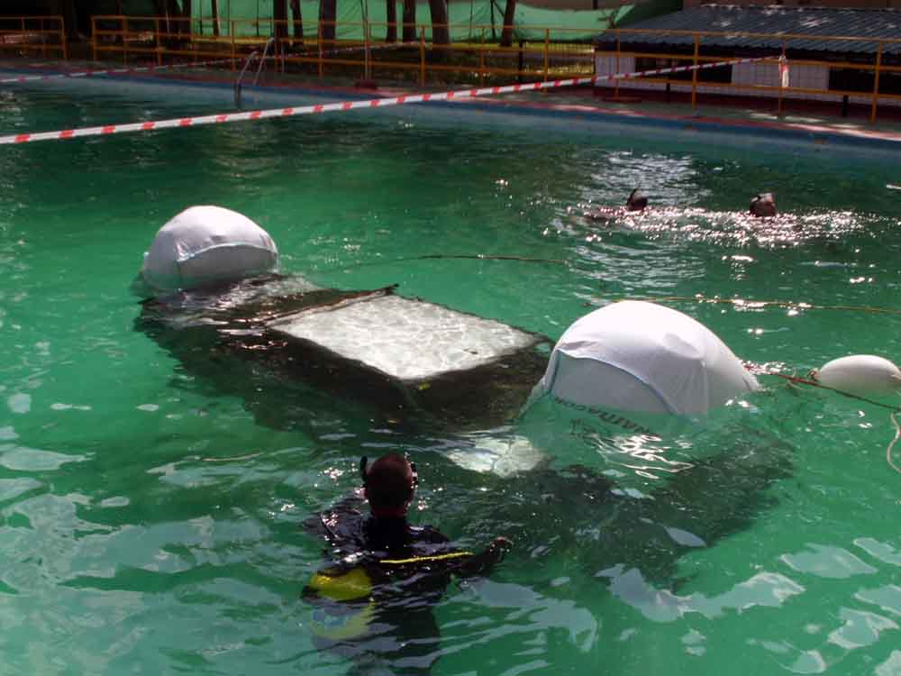 Ejercicio de rescate en un medio acutico