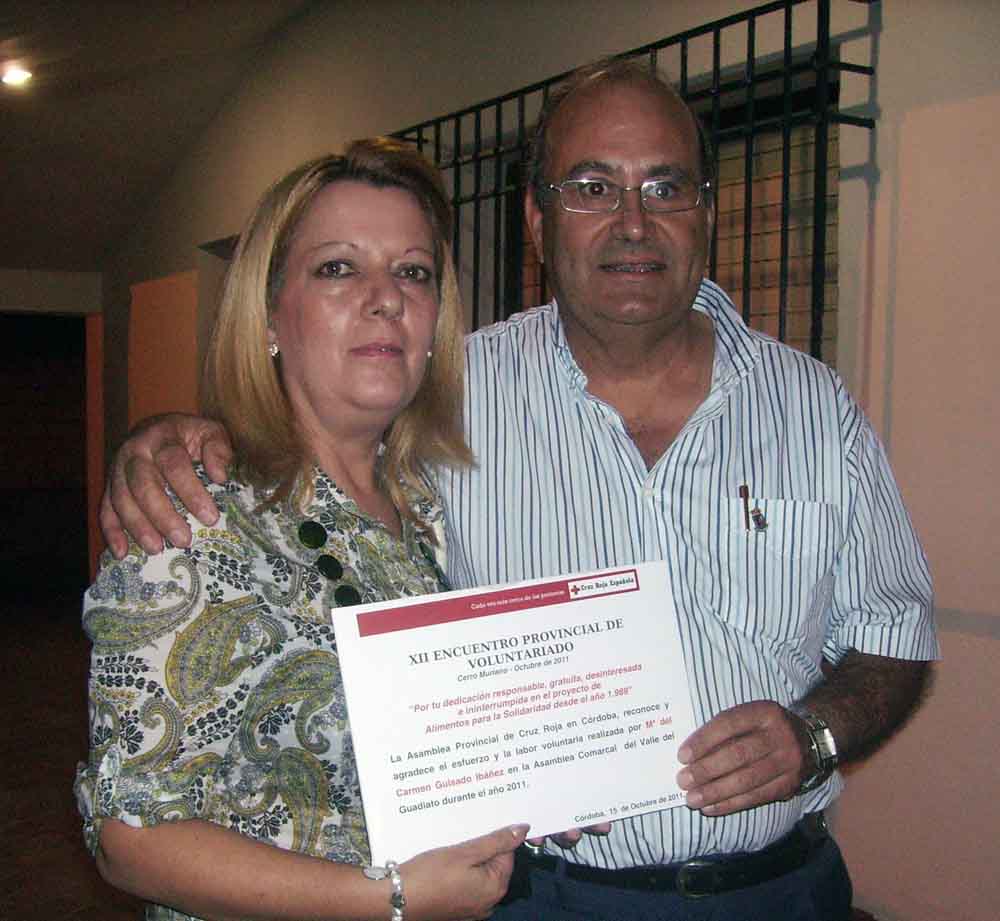 Homenajeadas dos voluntarias de Cruz Roja 