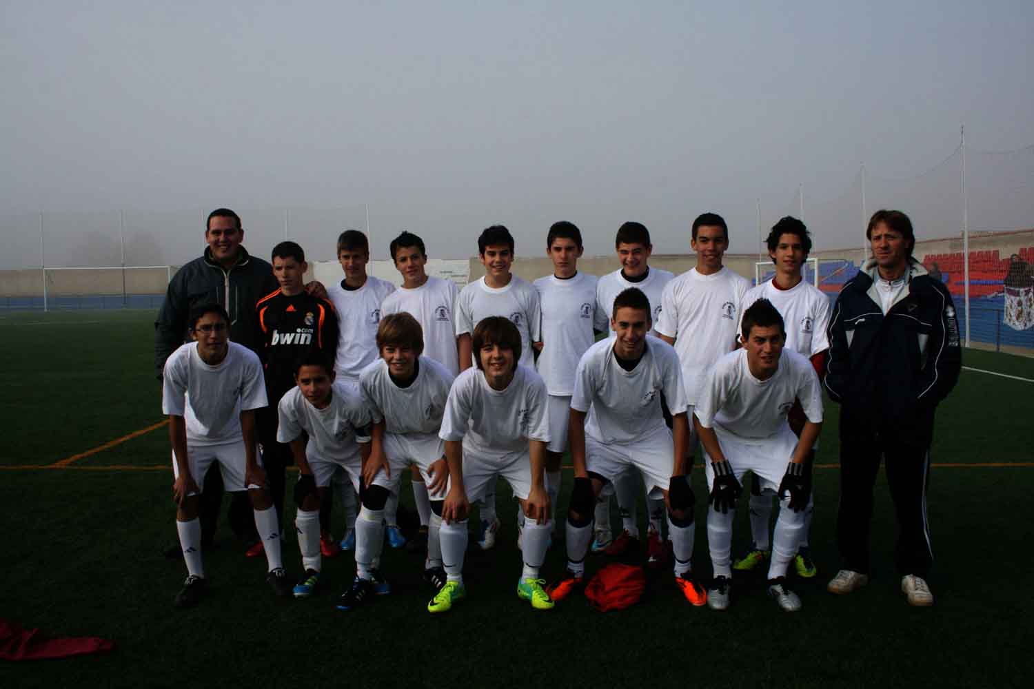 Encuentro de pe�as locales del Real Madrid y Barcelona