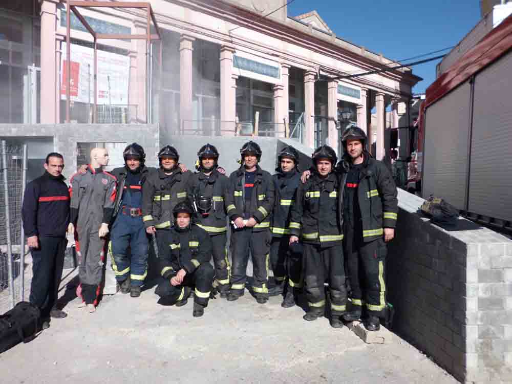 Ejercicio de rescate de accidentados en un parking subterr�neo