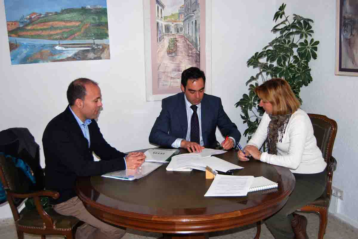 Villaviciosa firma un Convenio de colaboraci�n con ATA 