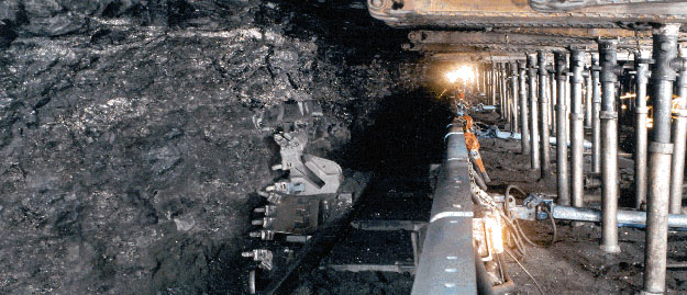 Industria pide `margen` de confianza a patronal minera y sindicatos