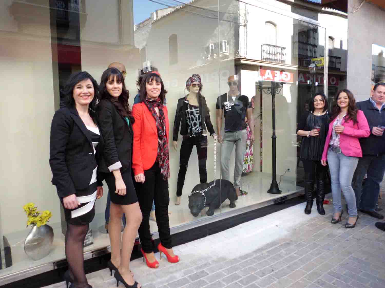 Anabel Modas abre su nueva tienda en Pearroya