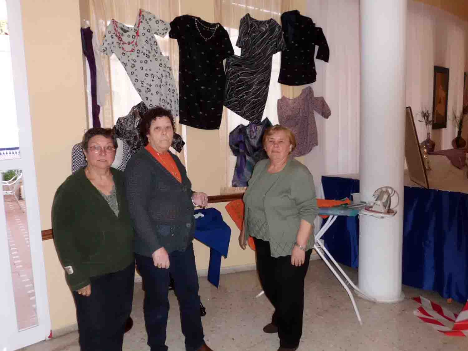 Exposici�n de manualidades en el Centro de D�a