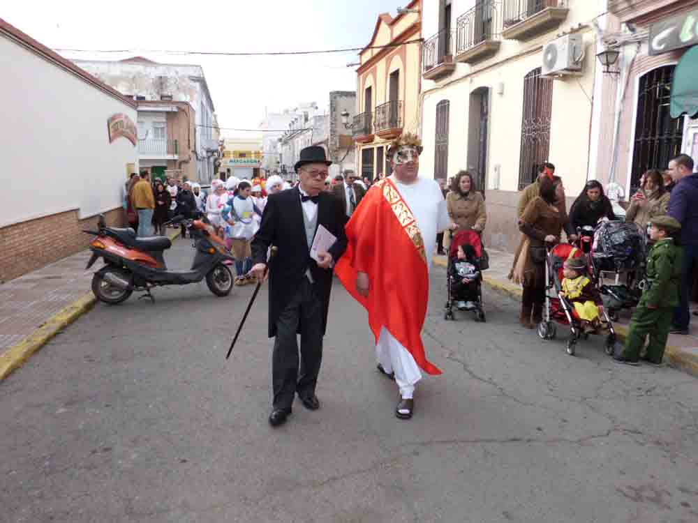 Pasacalles de Carnaval en Pe�arroya