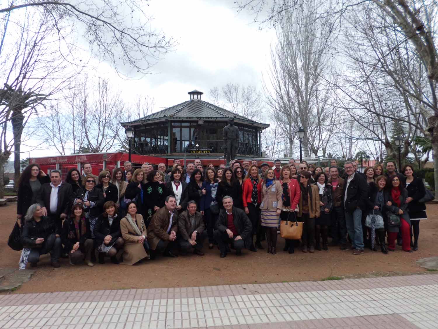 Vuelven a reunirse 35 a�os despu�s 