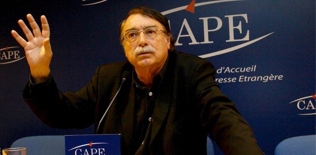 Soci�logo semi�logo, especialista en geopol�tica y profesor de Teor�a de la Comunicaci�n