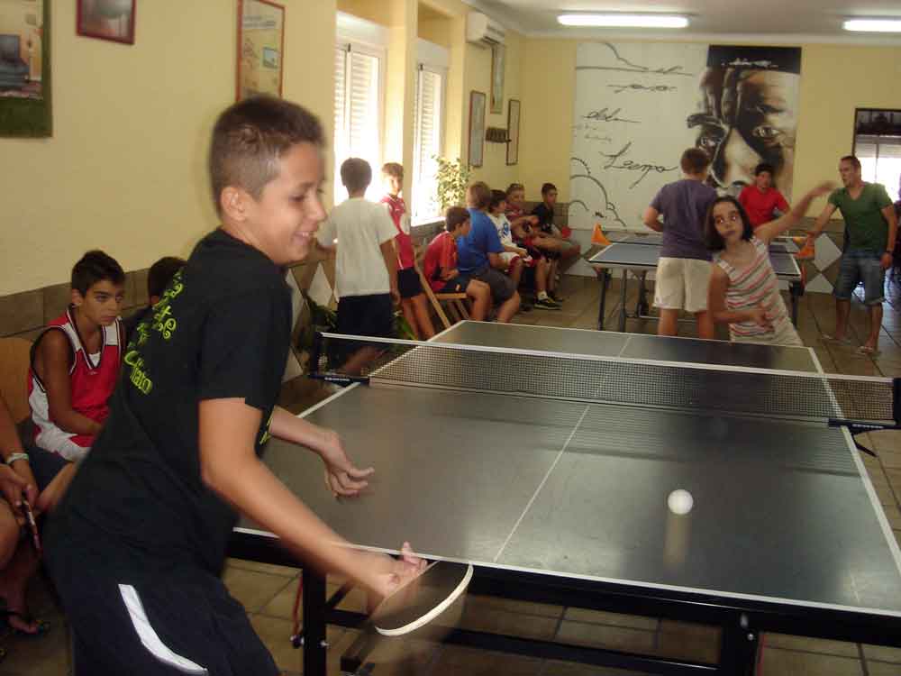 Campeonato infantil de tenis de mesa