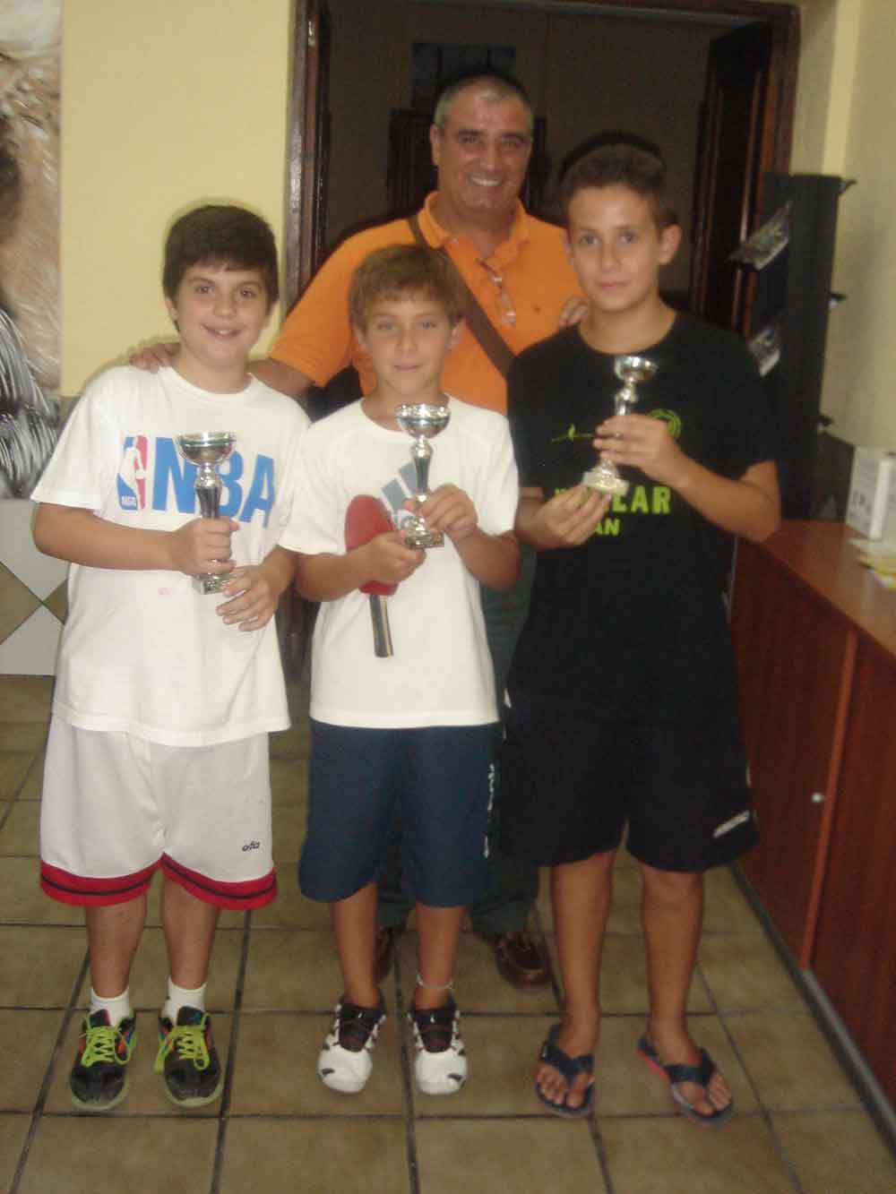 Campeonato infantil de tenis de mesa