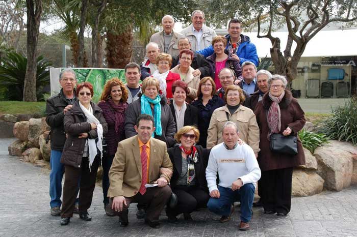 Foto recuerdo del II Encuentro de Pe�arriblenses en Catalu�a