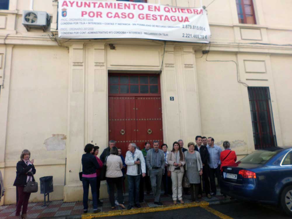 El PSOE acusa a Gil de no haber negociado con anterioridad