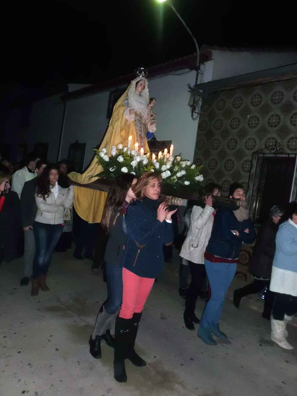 La  Virgen de la Candelaria sale en procesi�n