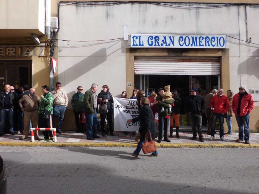 Trabajadores de Egisse se manifiestan pidiendo la readmisi�n