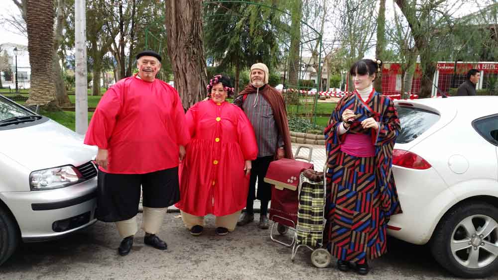 Pasacalles de carnaval en Pe�arroya Pueblonuevo