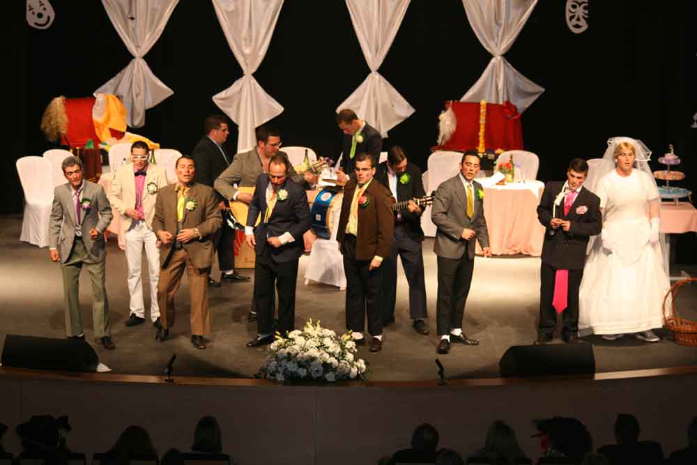 Pasacalles de carnaval en Pe�arroya Pueblonuevo