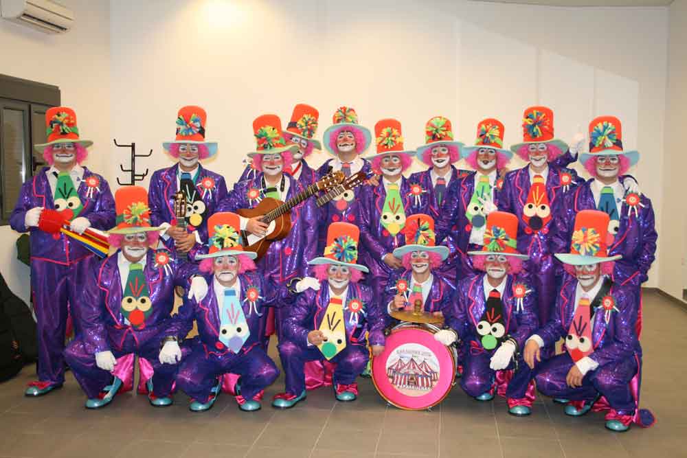 Pasacalles de carnaval en Pe�arroya Pueblonuevo