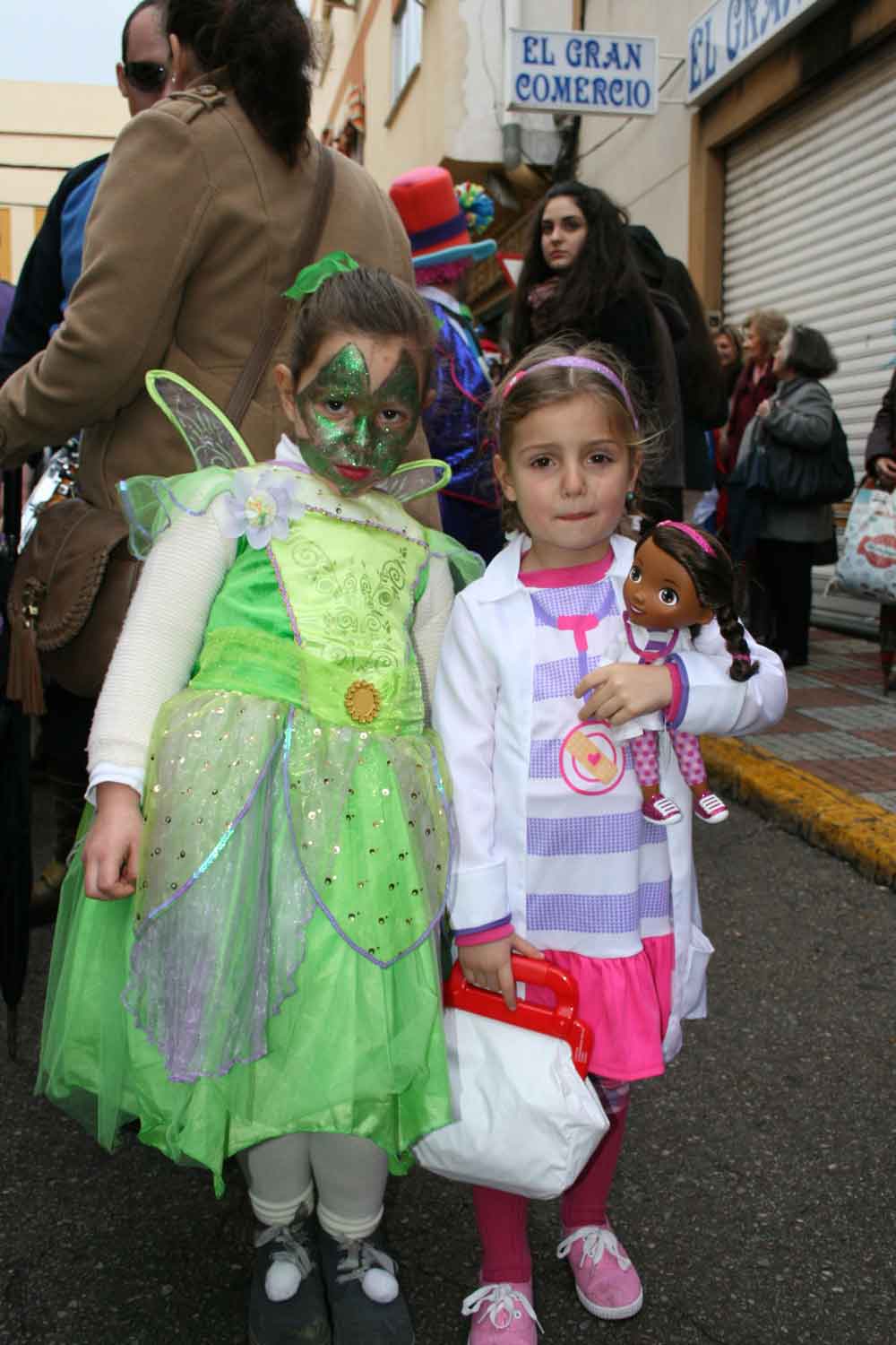 Pasacalles de carnaval en Pe�arroya Pueblonuevo