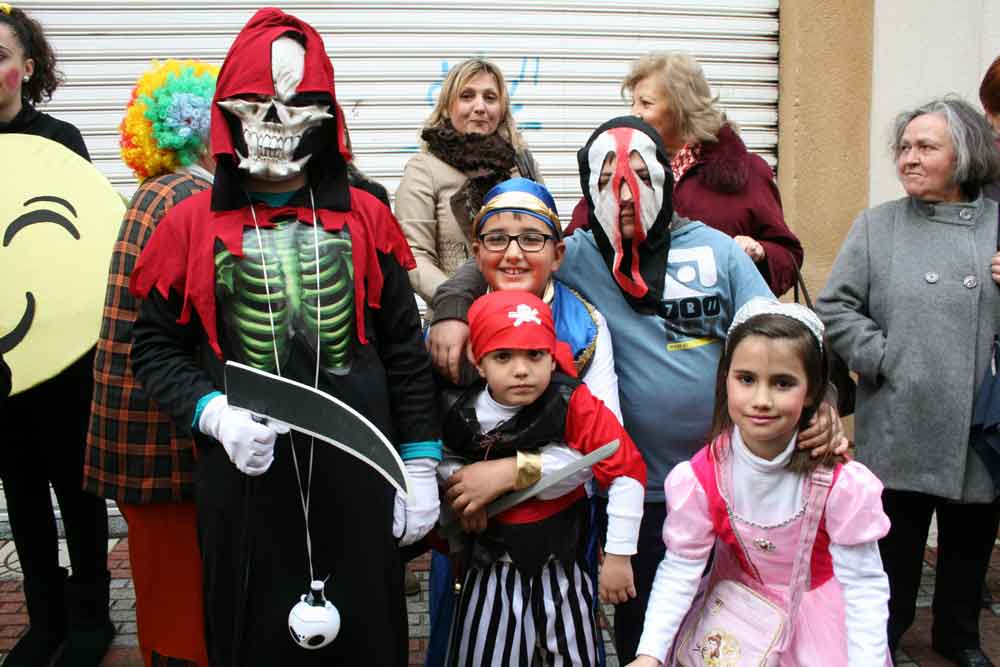 Pasacalles de carnaval en Pe�arroya Pueblonuevo