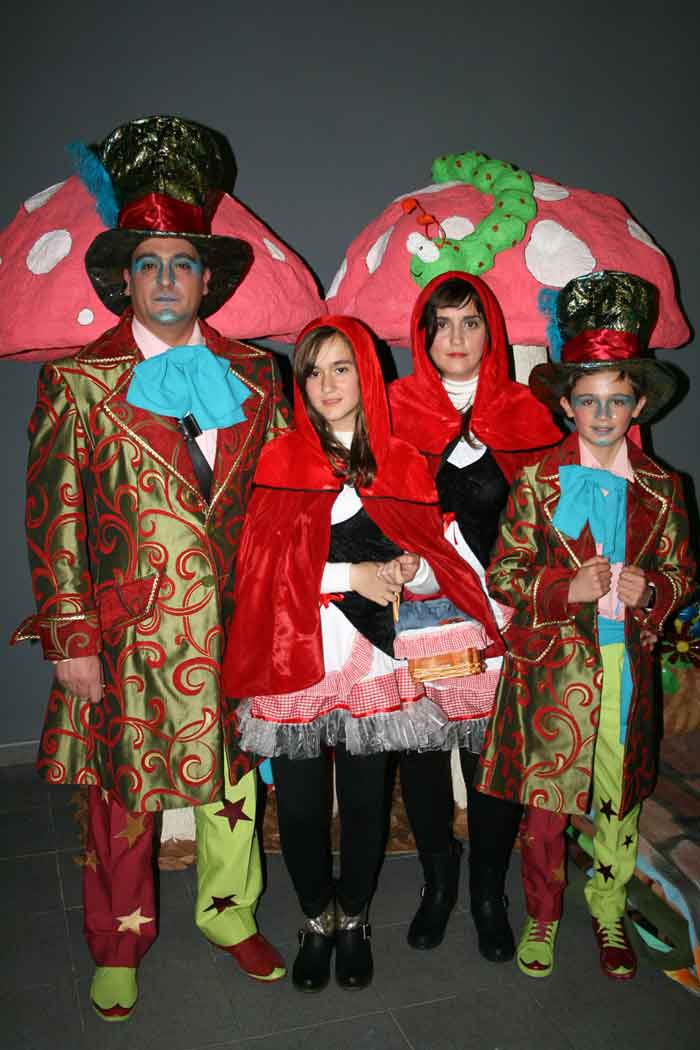 Pasacalles de carnaval en Pe�arroya Pueblonuevo