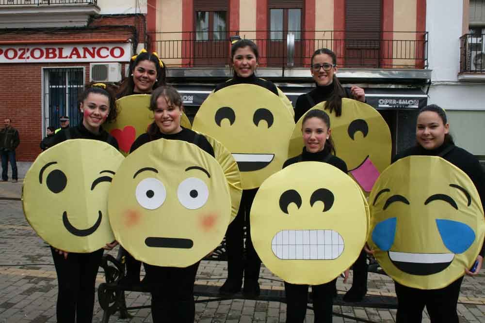 Pasacalles de carnaval en Pe�arroya Pueblonuevo