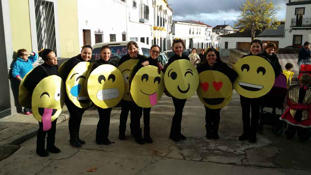 Pasacalles de carnaval en Pe�arroya Pueblonuevo
