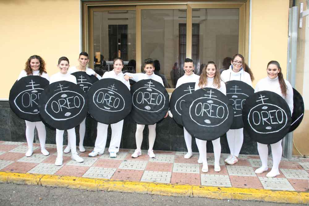 Pasacalles de carnaval en Pe�arroya Pueblonuevo