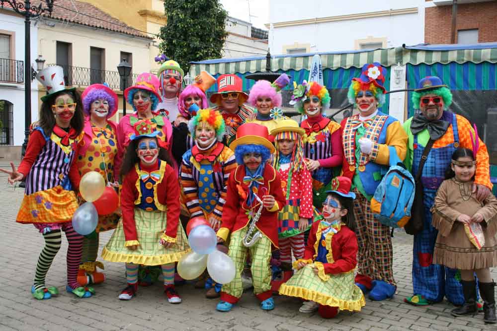 Pasacalles de carnaval en Pe�arroya Pueblonuevo