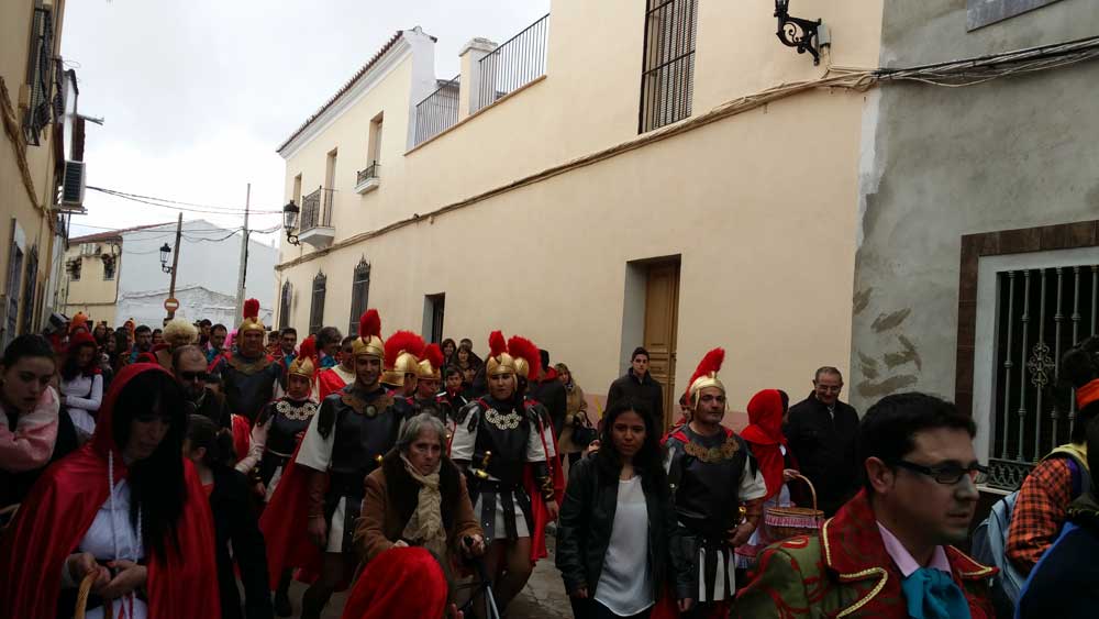Pasacalles de carnaval en Pe�arroya Pueblonuevo