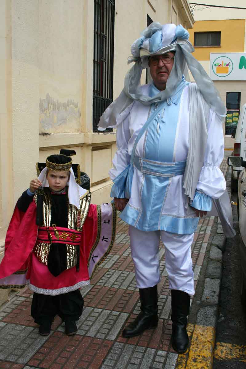 Pasacalles de carnaval en Pe�arroya Pueblonuevo