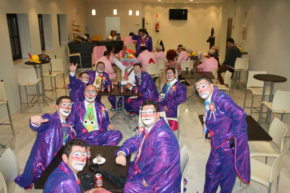 Pasacalles de carnaval en Pe�arroya Pueblonuevo