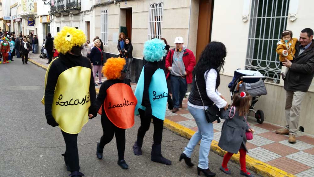 Pasacalles de carnaval en Pe�arroya Pueblonuevo